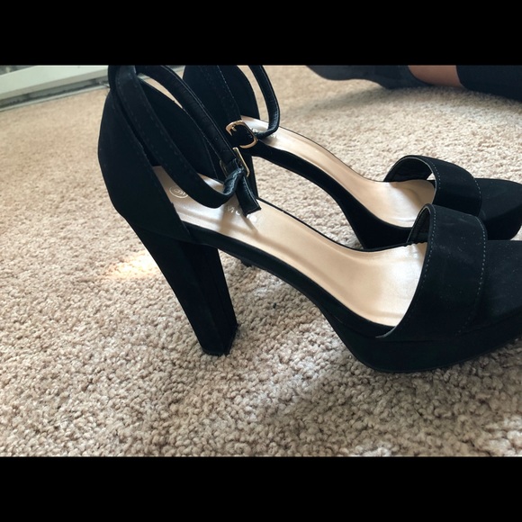 High heels - Picture 4 of 5